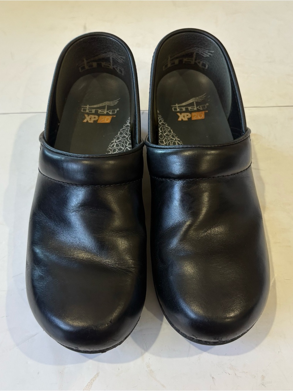 Dansko XP 2.0 Clogs Women’s 38 Black Leather Slip Resistant Nursing Work Shoes